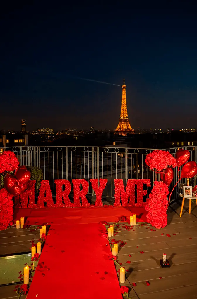 Fence flowers candles table Eiffel Tower